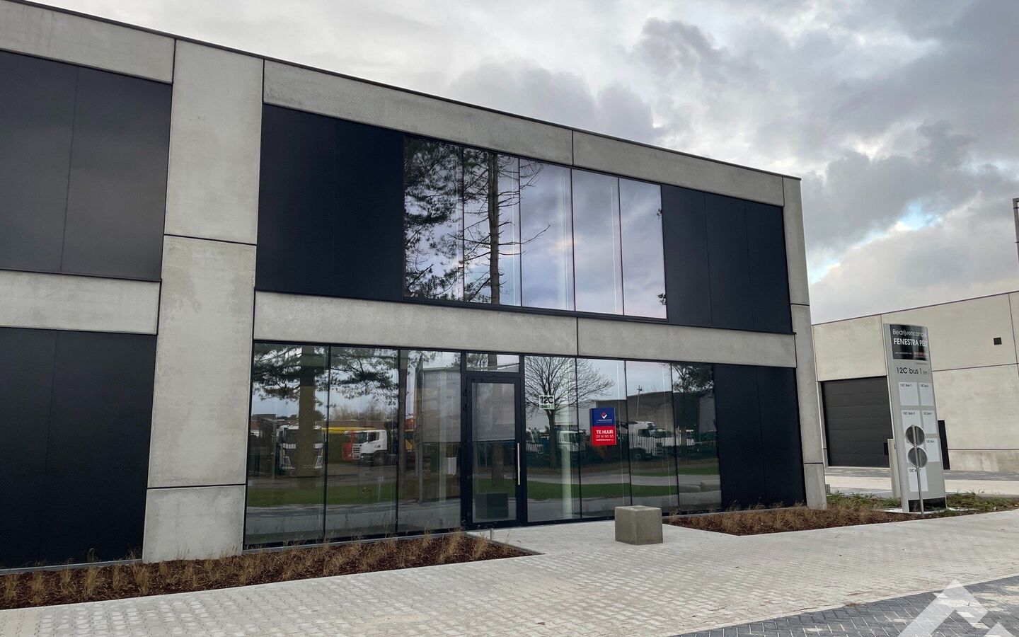 Industrieel gebouw te huur in Overpelt